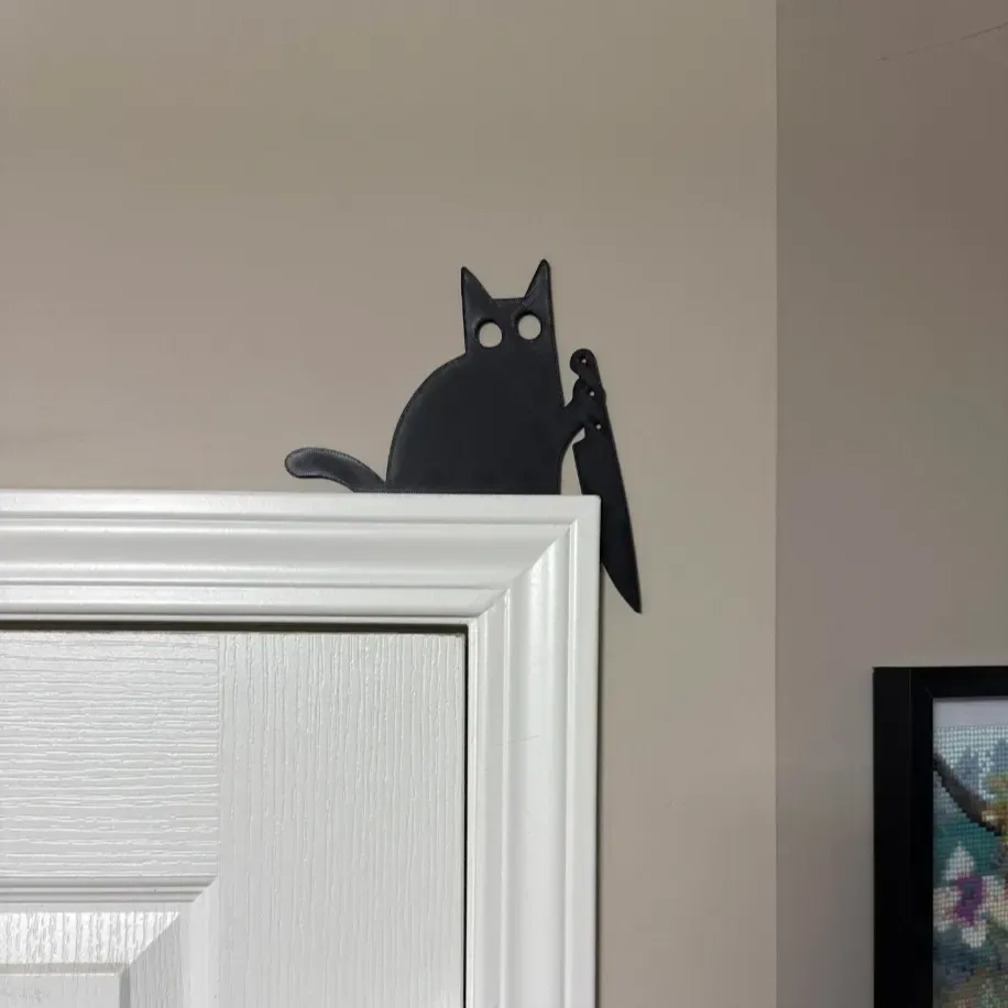 Kapı Çerçevesi Dekoru Bıçaklı Kedi